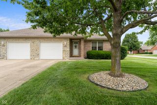 5156 Memphis Court, Columbus, IN 47203