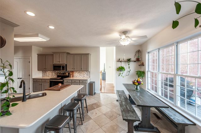 135 N Wynridge Way, Goodlettsville, TN 37072