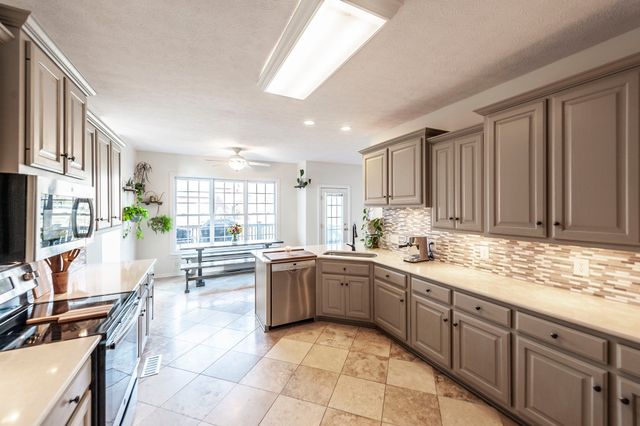 135 N Wynridge Way, Goodlettsville, TN 37072