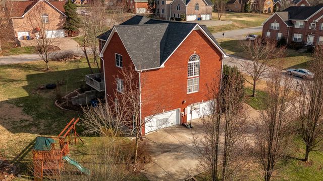 135 N Wynridge Way, Goodlettsville, TN 37072