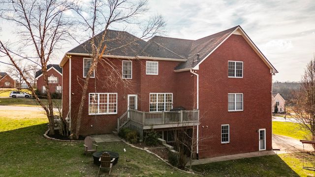 135 N Wynridge Way, Goodlettsville, TN 37072
