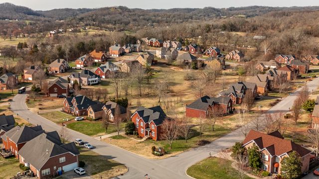 135 N Wynridge Way, Goodlettsville, TN 37072