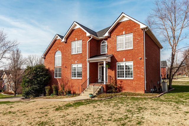 135 N Wynridge Way, Goodlettsville, TN 37072