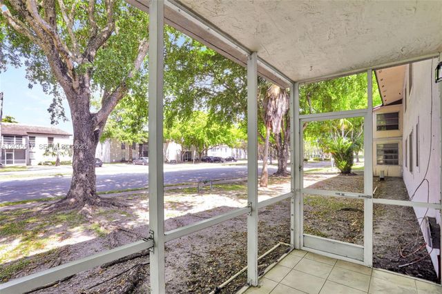 470 N Laurel Dr 1A, Margate, FL 33063