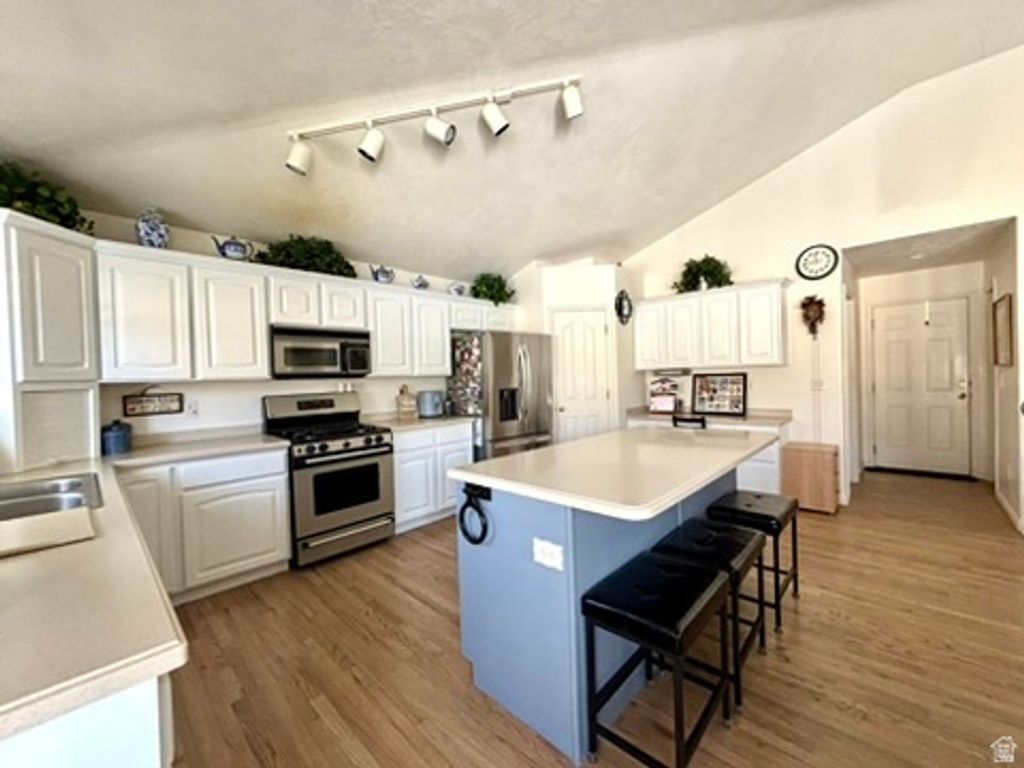 Image 29 of property listing at 6344 S ADIRONDACK WAY, Taylorsville, UT 84129