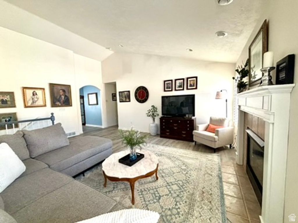 Image 31 of property listing at 6344 S ADIRONDACK WAY, Taylorsville, UT 84129