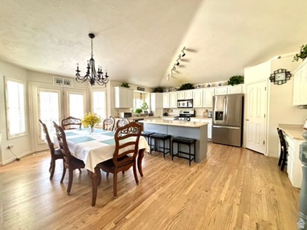 Image 32 of property listing at 6344 S ADIRONDACK WAY, Taylorsville, UT 84129