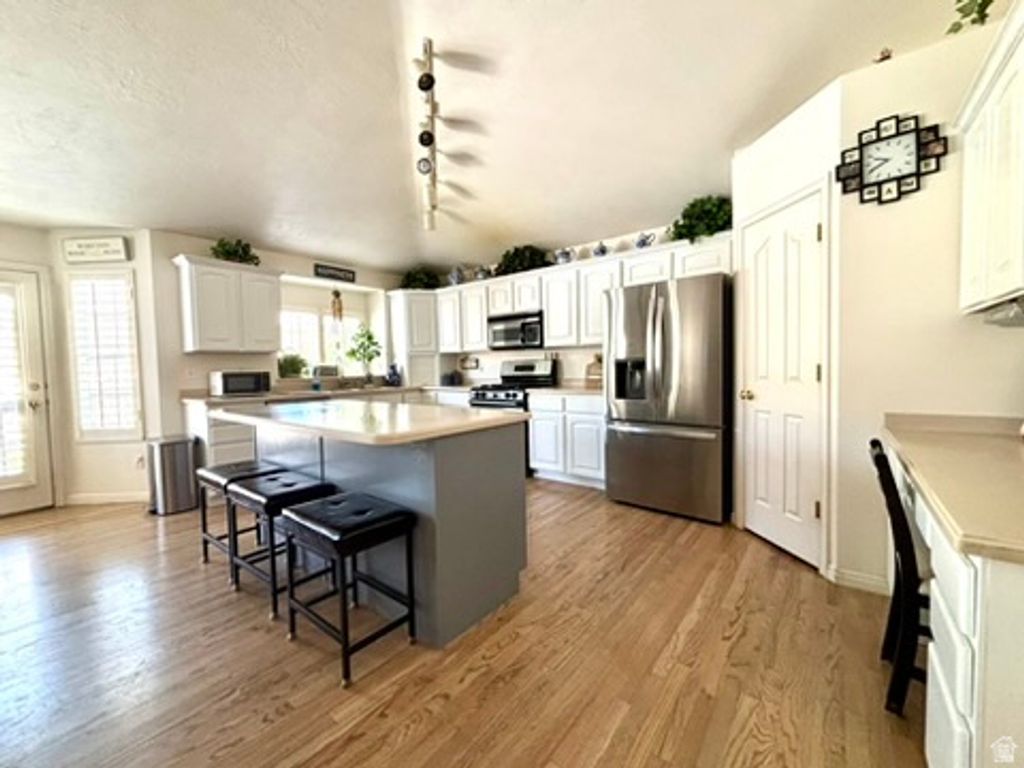 Image 33 of property listing at 6344 S ADIRONDACK WAY, Taylorsville, UT 84129