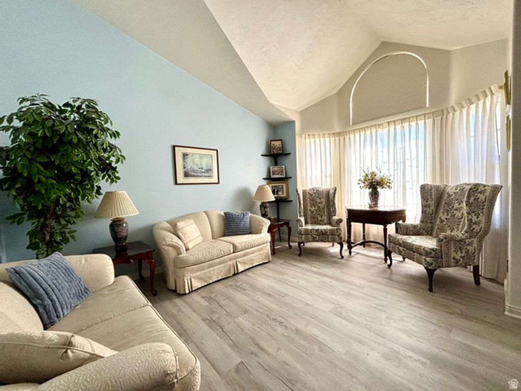 Image 39 of property listing at 6344 S ADIRONDACK WAY, Taylorsville, UT 84129