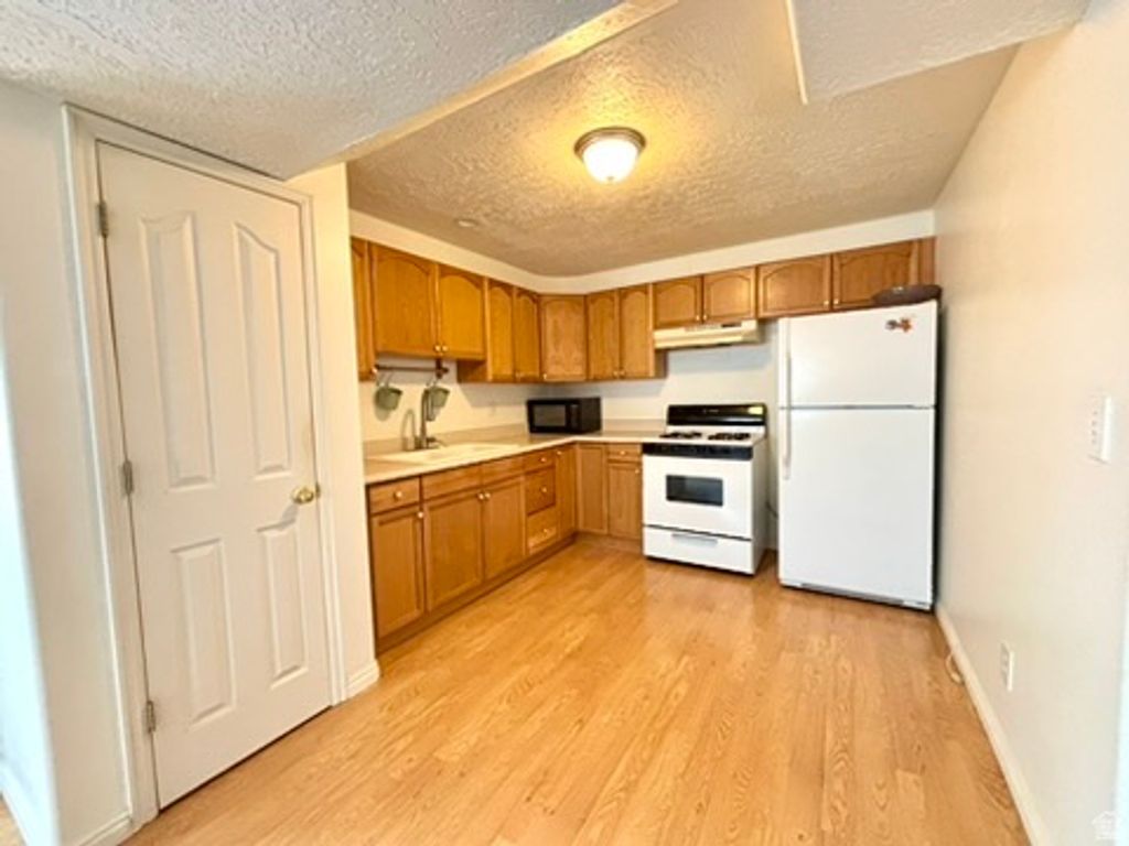 Image 40 of property listing at 6344 S ADIRONDACK WAY, Taylorsville, UT 84129