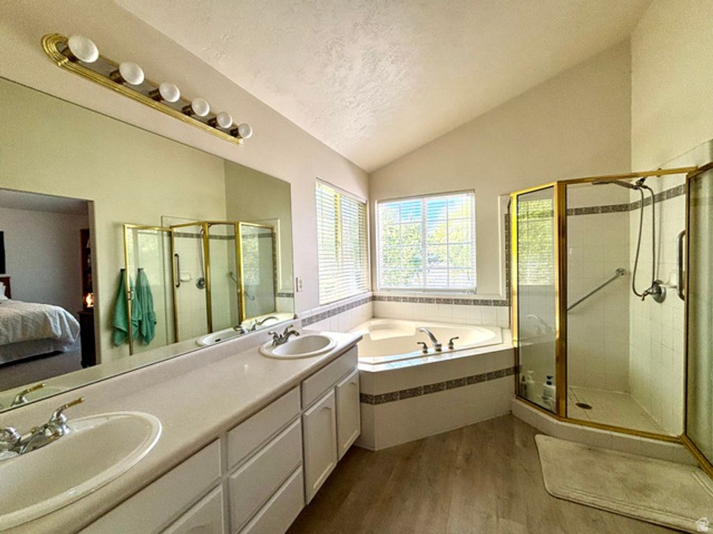 Image 7 of property listing at 6344 S ADIRONDACK WAY, Taylorsville, UT 84129