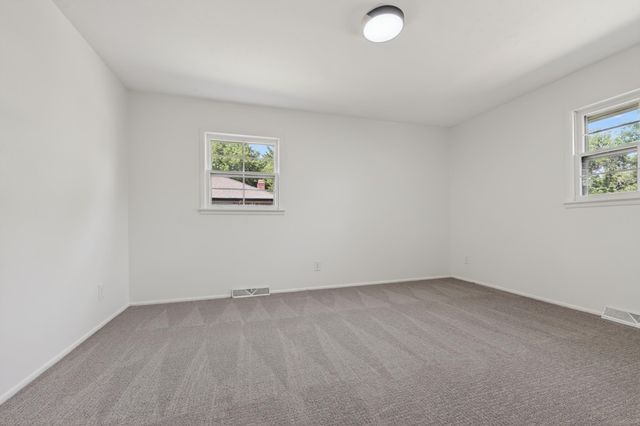 116 N Burr Oak Rd, Wichita, KS 67206