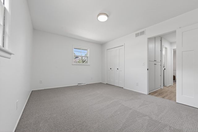 116 N Burr Oak Rd, Wichita, KS 67206