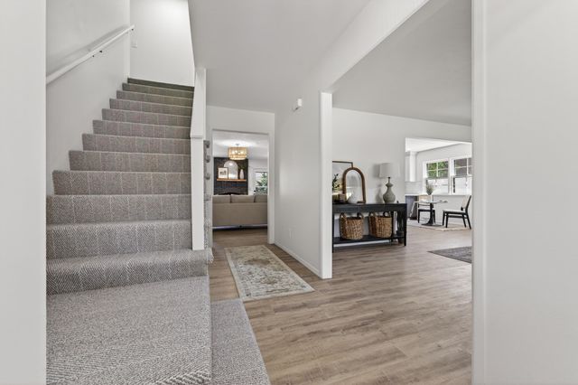 116 N Burr Oak Rd, Wichita, KS 67206