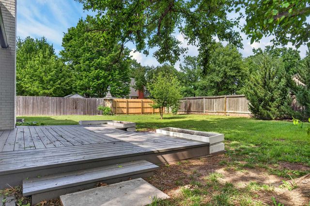 116 N Burr Oak Rd, Wichita, KS 67206