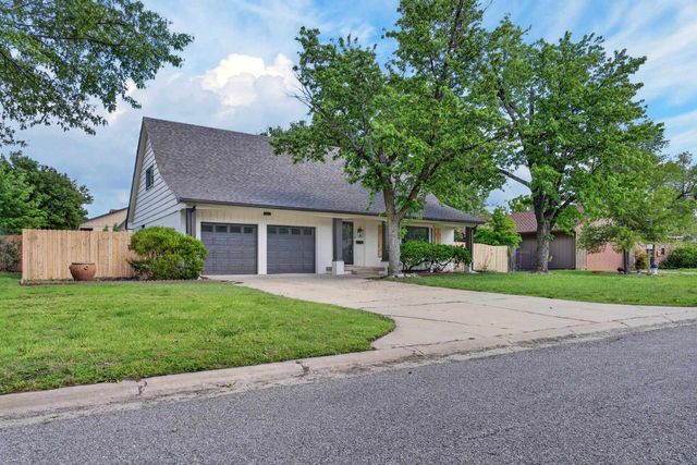 116 N Burr Oak Rd, Wichita, KS 67206