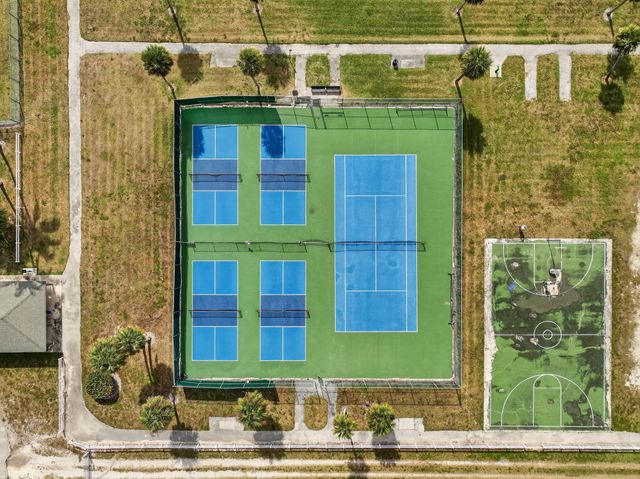 906 Mariner Bay Boulevard, Fort Pierce, FL 34949