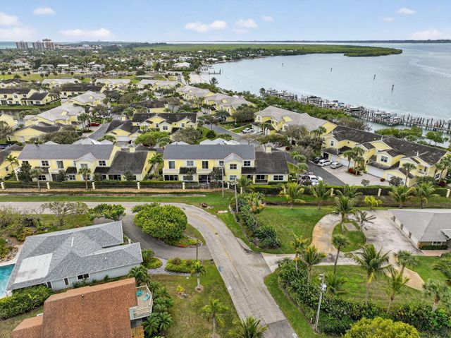 906 Mariner Bay Boulevard, Fort Pierce, FL 34949