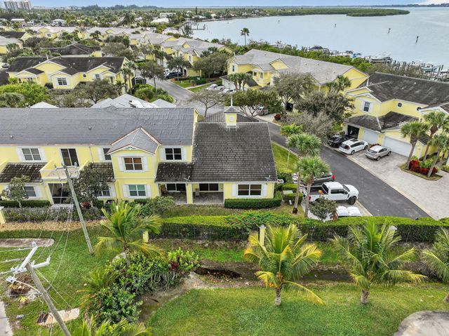 906 Mariner Bay Boulevard, Fort Pierce, FL 34949