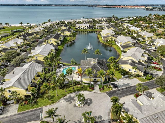 906 Mariner Bay Boulevard, Fort Pierce, FL 34949