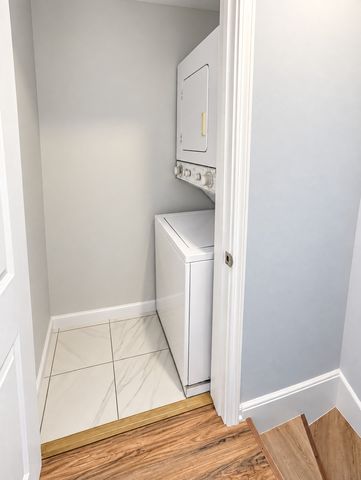540 W Lodge Trail G, Wheeling, IL 60090
