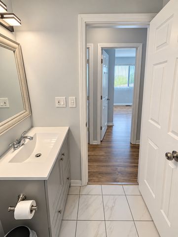 540 W Lodge Trail G, Wheeling, IL 60090