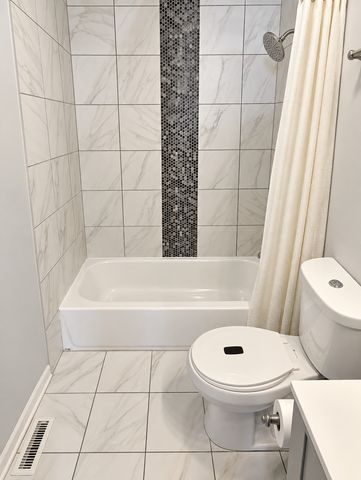 540 W Lodge Trail G, Wheeling, IL 60090