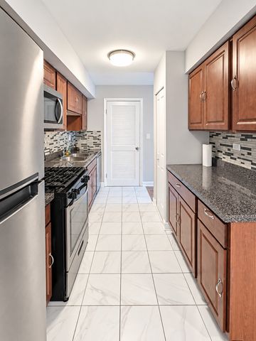 540 W Lodge Trail G, Wheeling, IL 60090