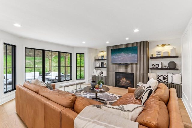 3479 Broken Bow TRAIL, Delafield, WI 53018