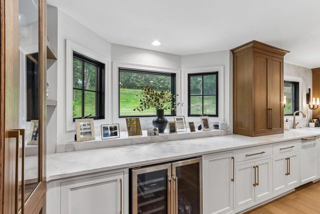 3479 Broken Bow TRAIL, Delafield, WI 53018