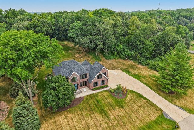 3479 Broken Bow TRAIL, Delafield, WI 53018