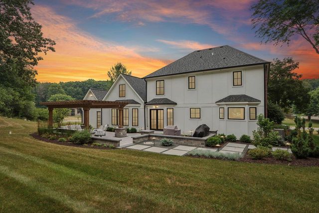 3479 Broken Bow TRAIL, Delafield, WI 53018