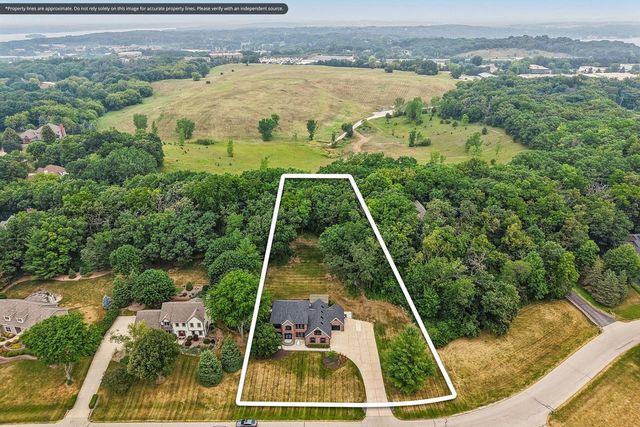 3479 Broken Bow TRAIL, Delafield, WI 53018