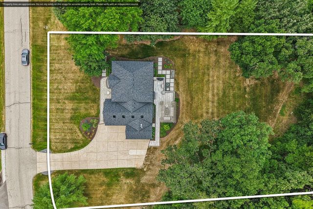 3479 Broken Bow TRAIL, Delafield, WI 53018