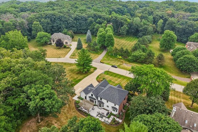 3479 Broken Bow TRAIL, Delafield, WI 53018