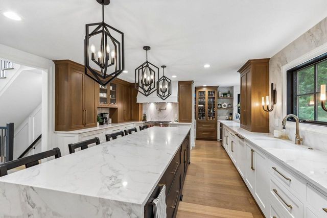 3479 Broken Bow TRAIL, Delafield, WI 53018