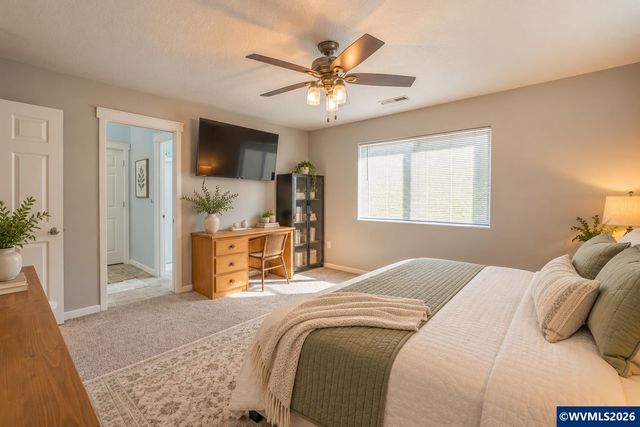 671 Jasmine Cir, Independence, OR 97351