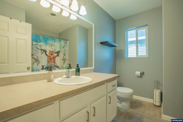 671 Jasmine Cir, Independence, OR 97351