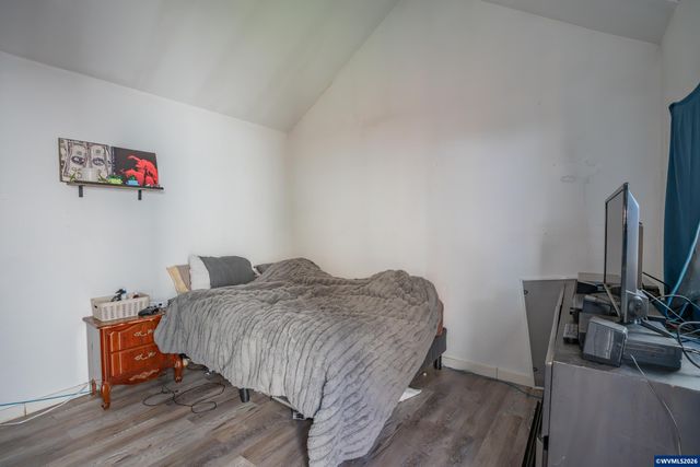 671 Jasmine Cir, Independence, OR 97351