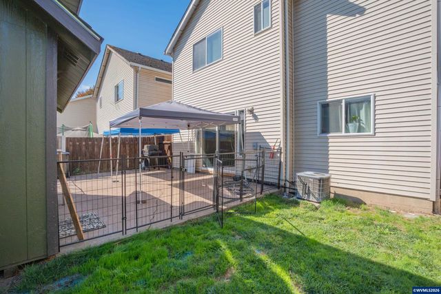 671 Jasmine Cir, Independence, OR 97351