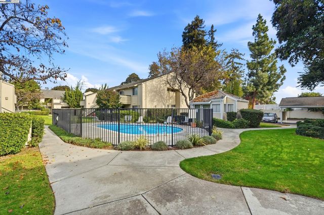 4064 Abbey Ter 217, Fremont, CA 94536