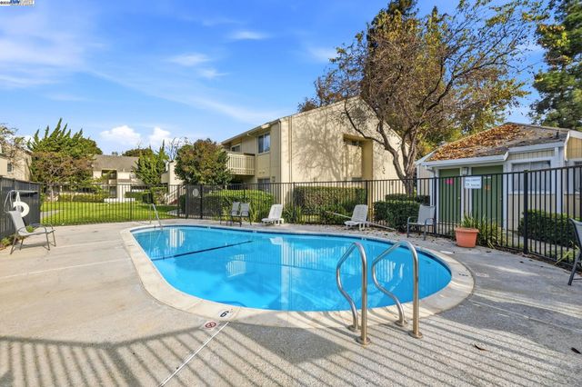 4064 Abbey Ter 217, Fremont, CA 94536