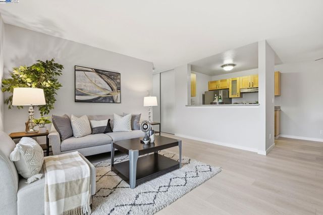 4064 Abbey Ter 217, Fremont, CA 94536