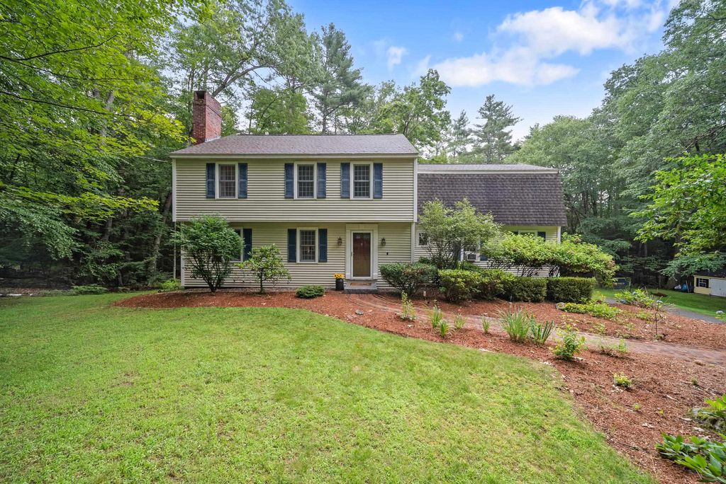 13 Holly Hill Drive, Amherst, NH 03031