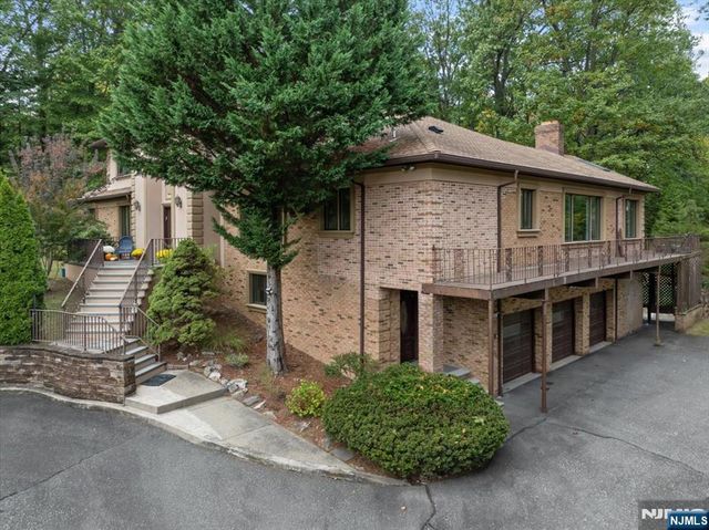 61 Overlook Drive, Woodcliff Lake, NJ 07677