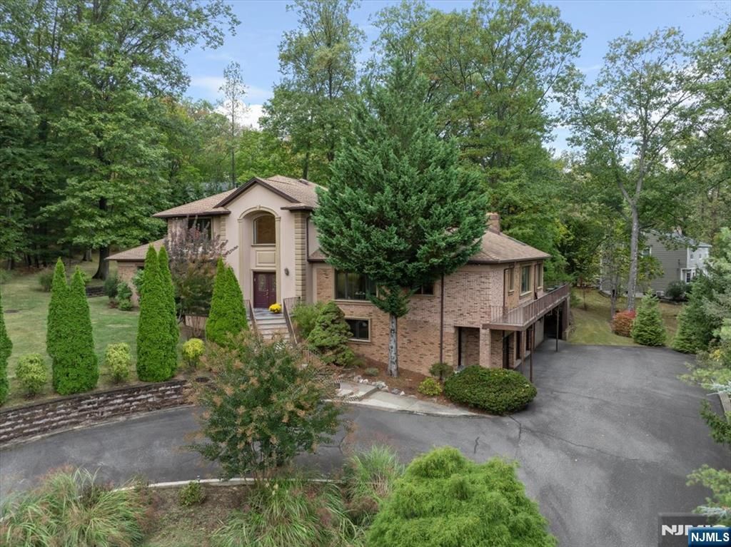 61 Overlook Drive, Woodcliff Lake, NJ 07677