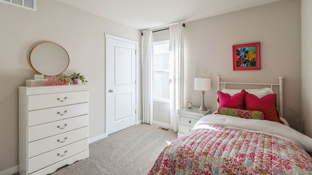 15215 Stonecrop Drive, Urbandale, IA 50111