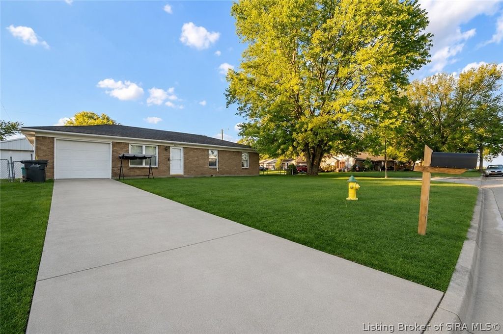 339 Bohart Lane, Charlestown, IN 47111