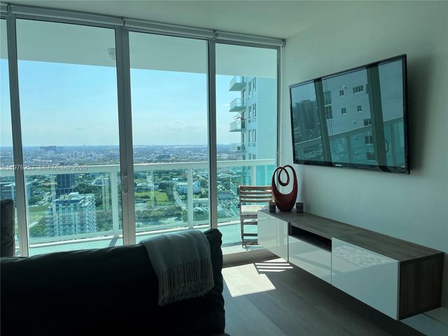 1800 N Bayshore Dr 3810, Miami, FL 33132