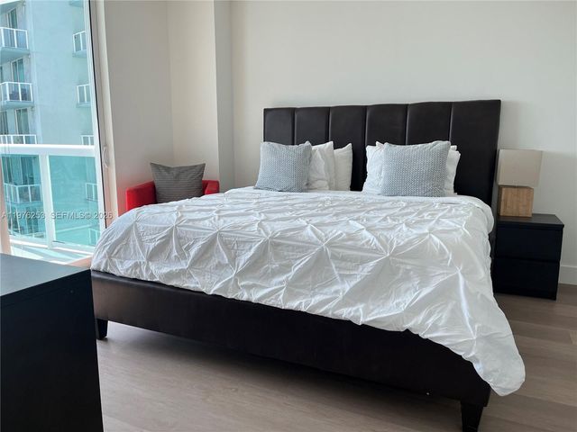 1800 N Bayshore Dr 3810, Miami, FL 33132